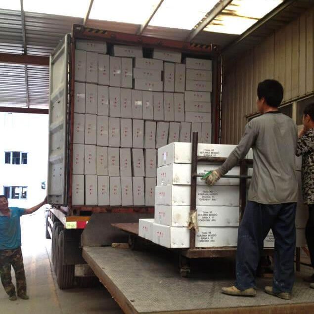 loading bathroom sinks from Aisirui Tangshan Ceramic loading 3