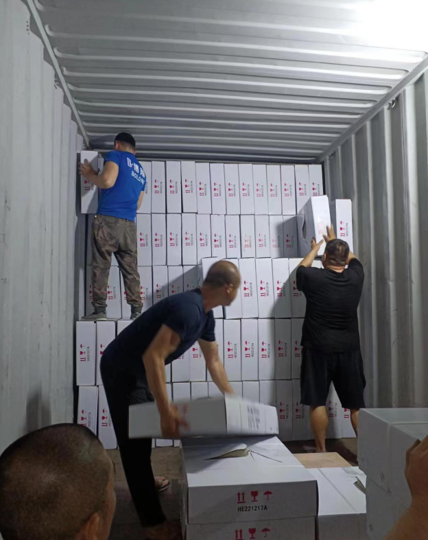 Ceramic bathroom products loaded in container for international export by Aisirui